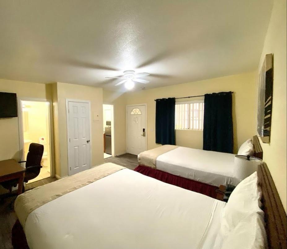 Europa Inn & Suites Desert Hot Springs Eksteriør billede