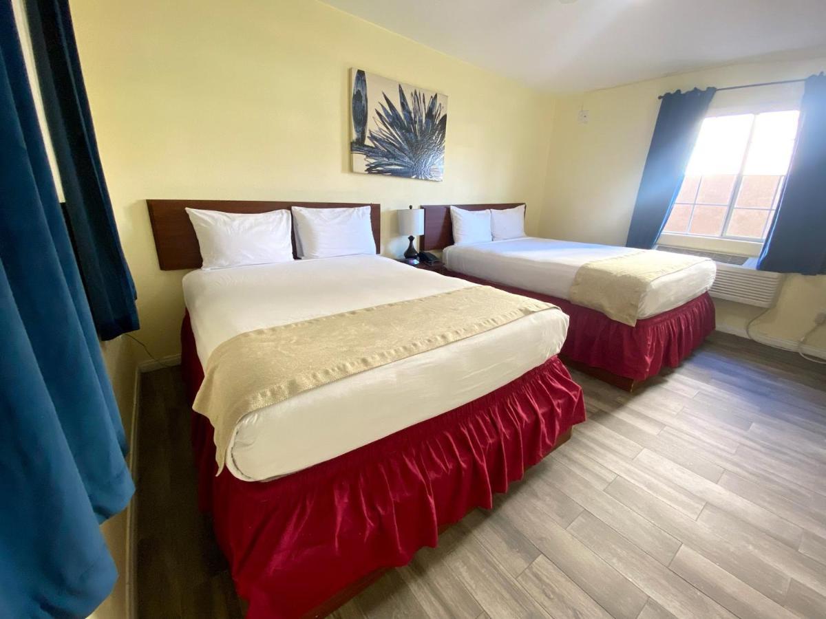 Europa Inn & Suites Desert Hot Springs Eksteriør billede