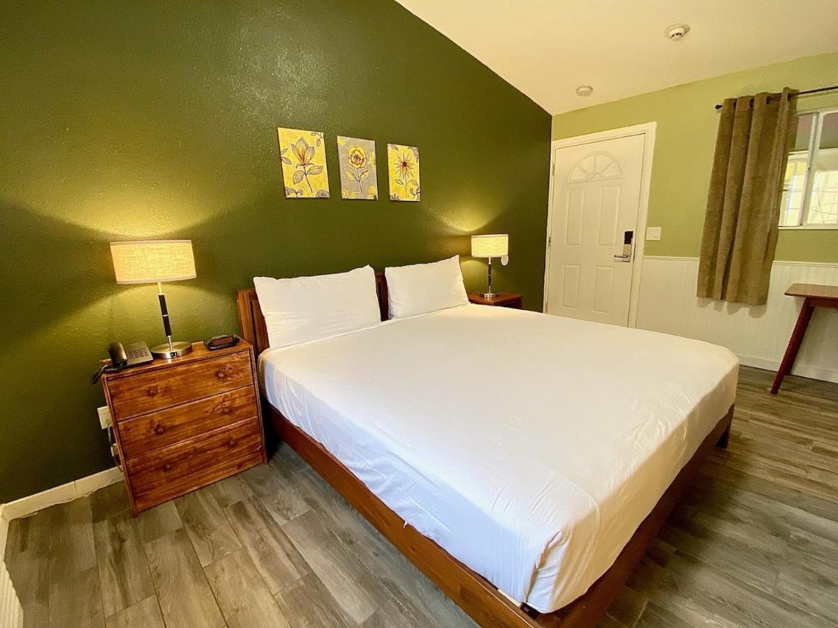 Europa Inn & Suites Desert Hot Springs Eksteriør billede