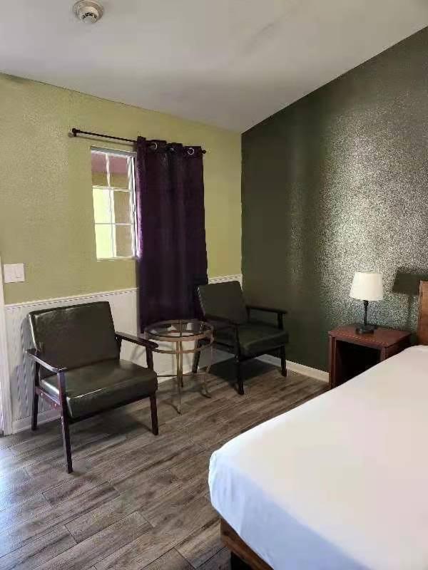 Europa Inn & Suites Desert Hot Springs Eksteriør billede