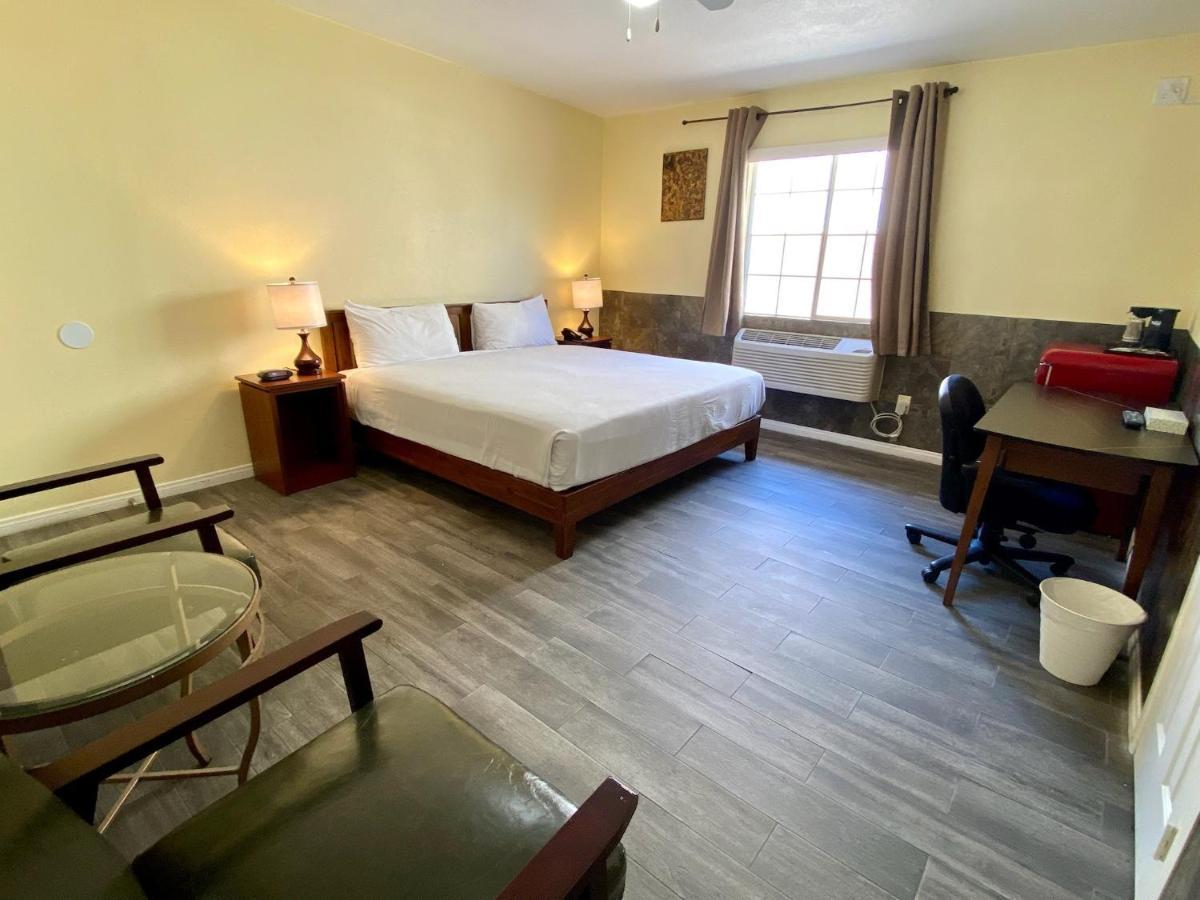 Europa Inn & Suites Desert Hot Springs Eksteriør billede
