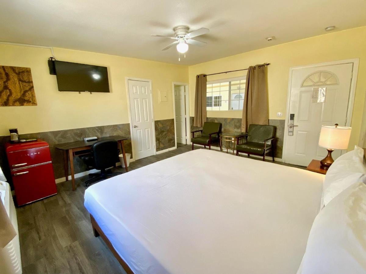 Europa Inn & Suites Desert Hot Springs Eksteriør billede