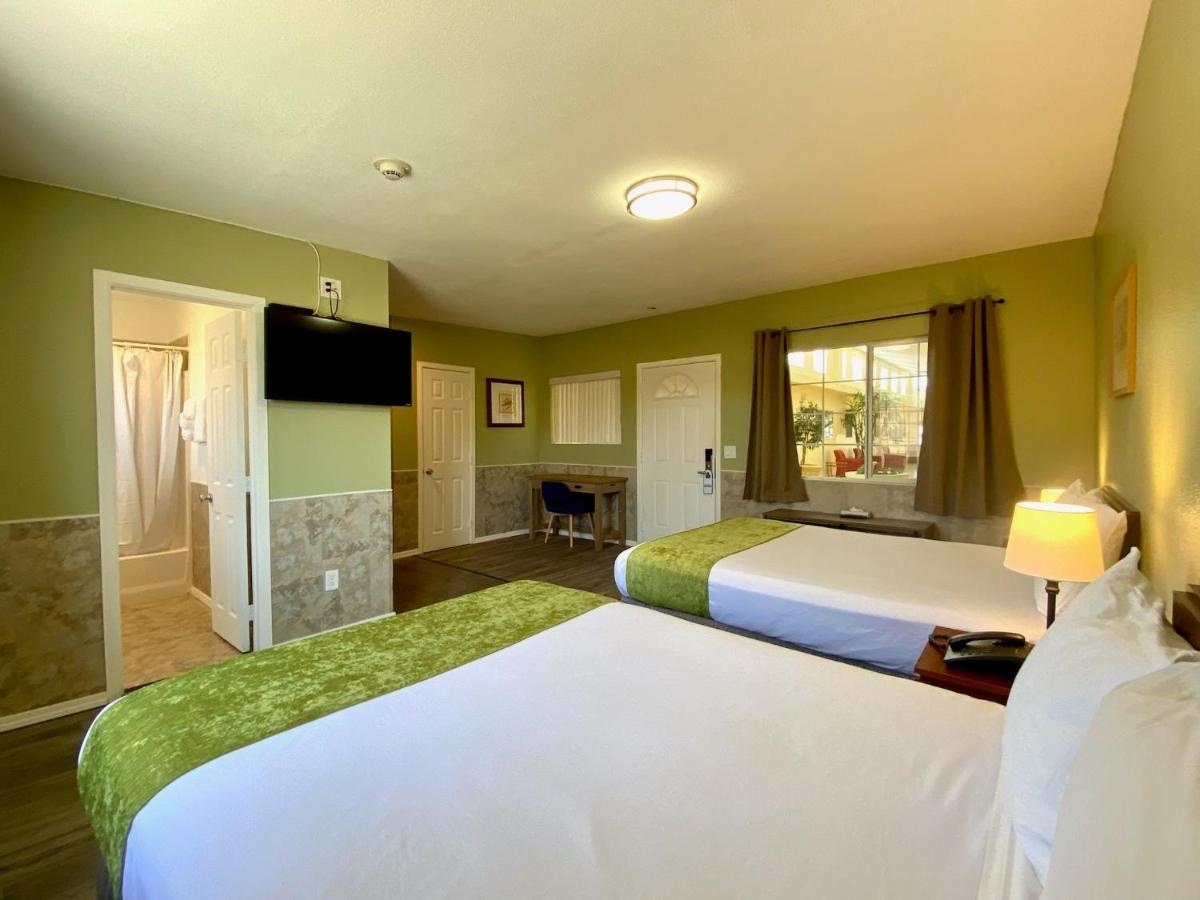 Europa Inn & Suites Desert Hot Springs Eksteriør billede
